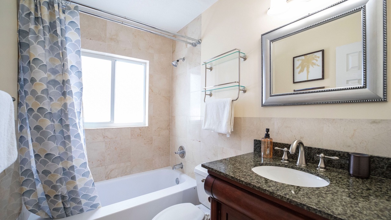 Photo of Bathroom in Central Fort Lauderdale