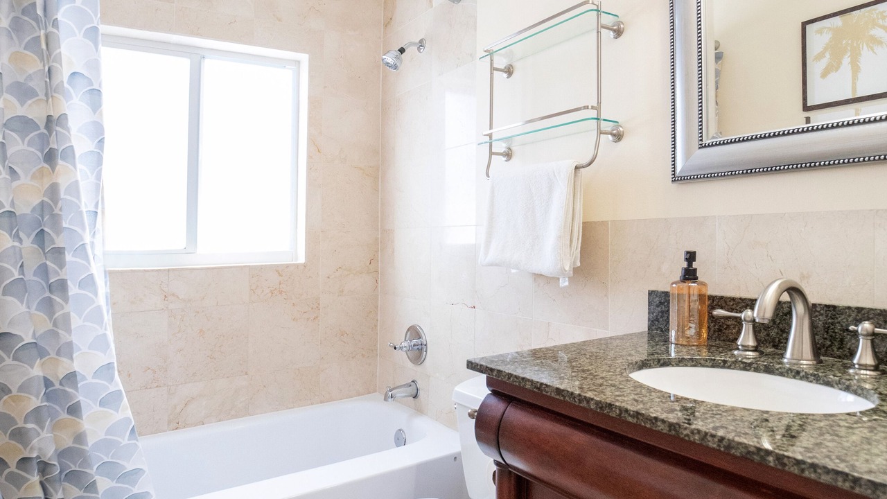 Photo of Bathroom in Central Fort Lauderdale