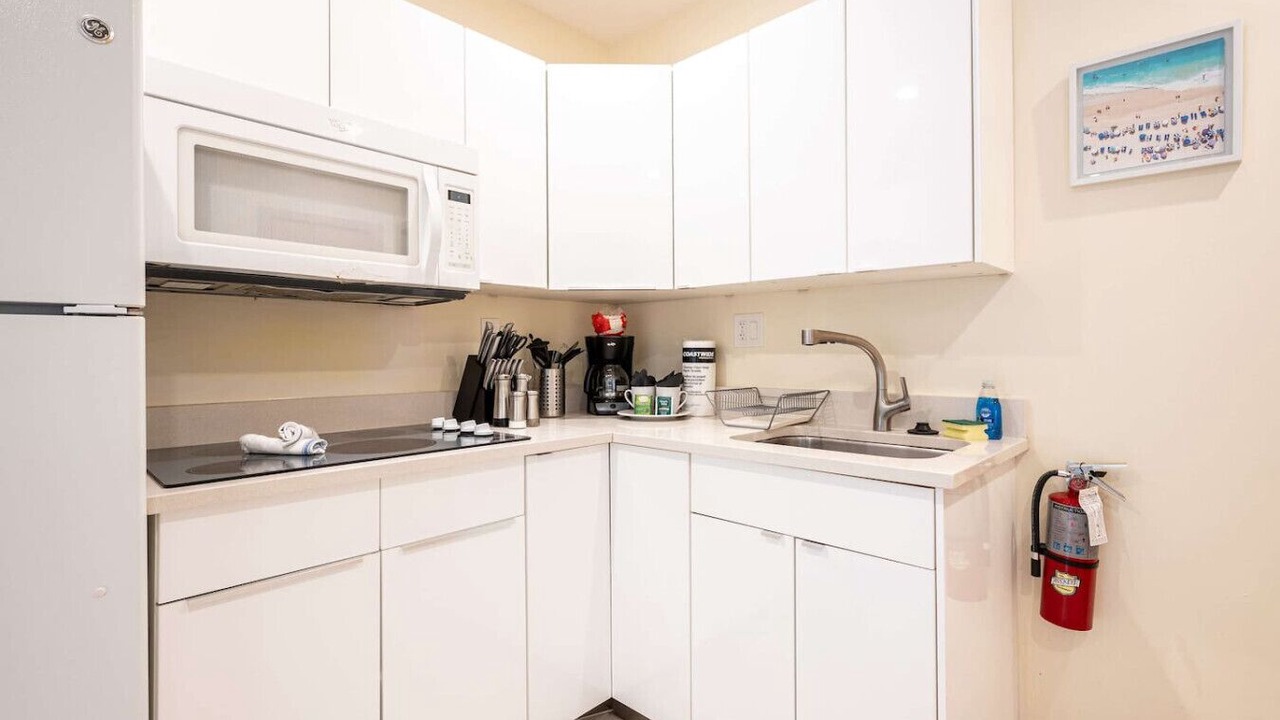 Photo of Kitchen in Hollywood South Central Beach