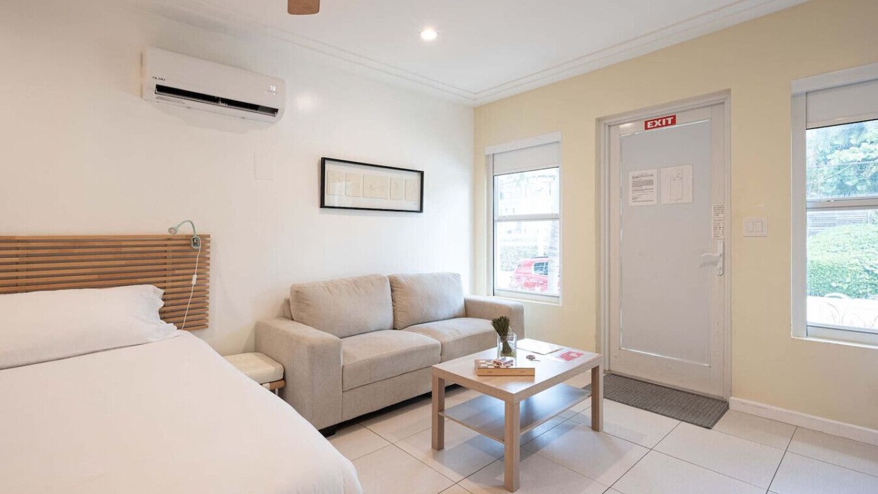 Photo of Bedroom in Hollywood South Central Beach