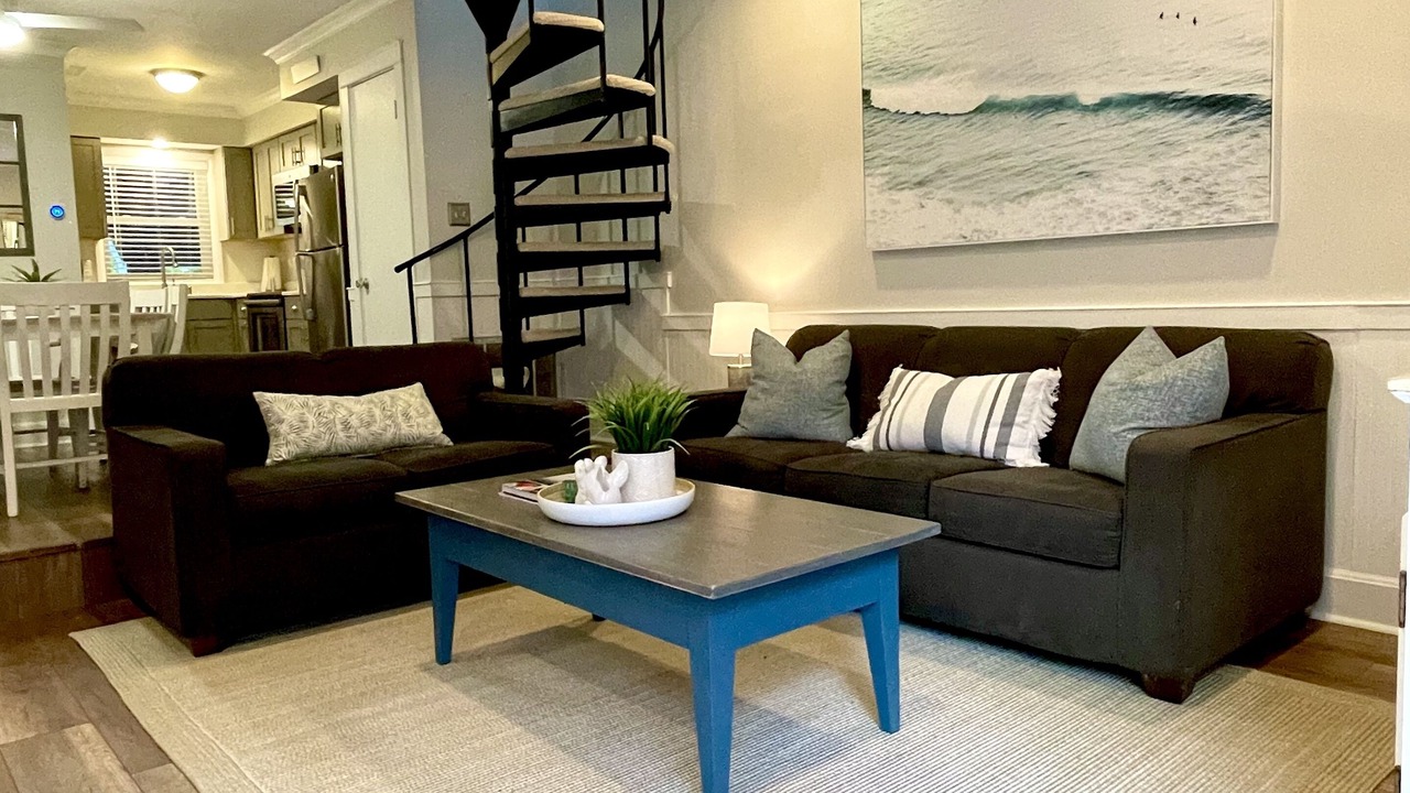 Photo of Livingroom in Country Club Estates