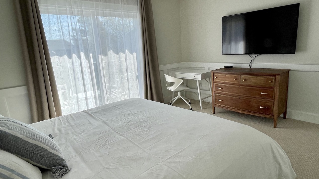 Photo of Bedroom in Country Club Estates