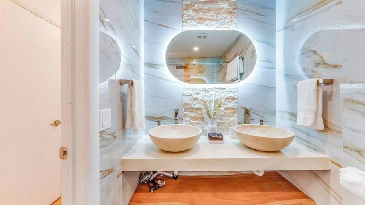 Photo of Bathroom in Central Fort Lauderdale