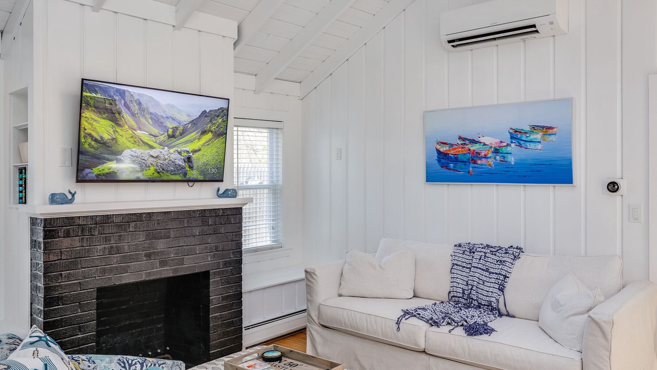 Photo of Livingroom in Northwest Harwich