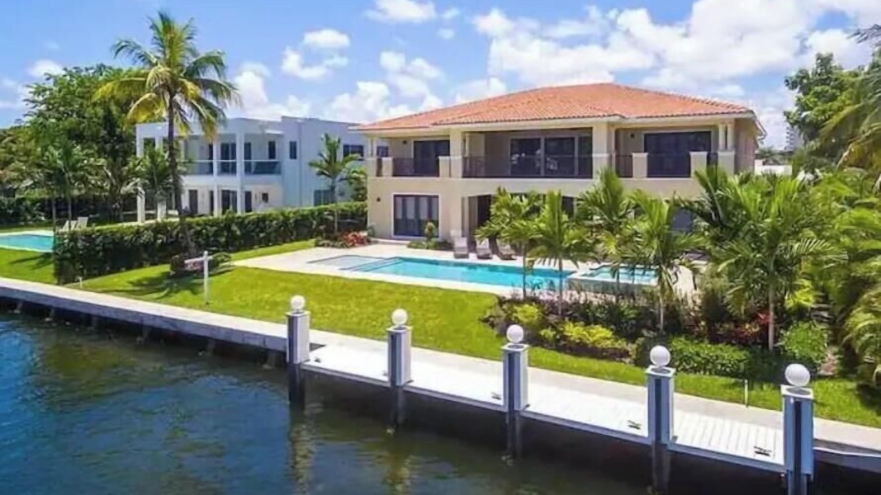 Photo of Outdoor in Hallandale Beach