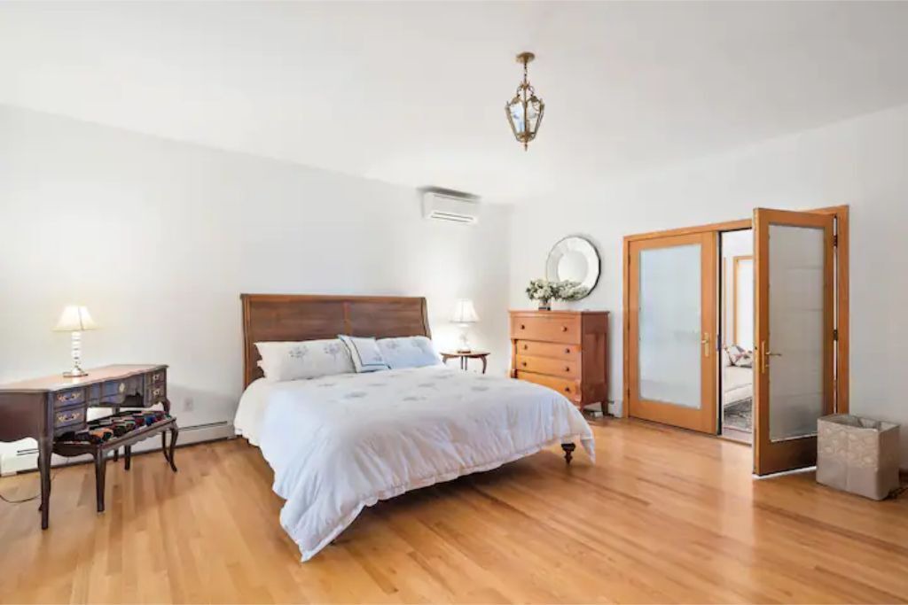 Photo of Bedroom in Quantico