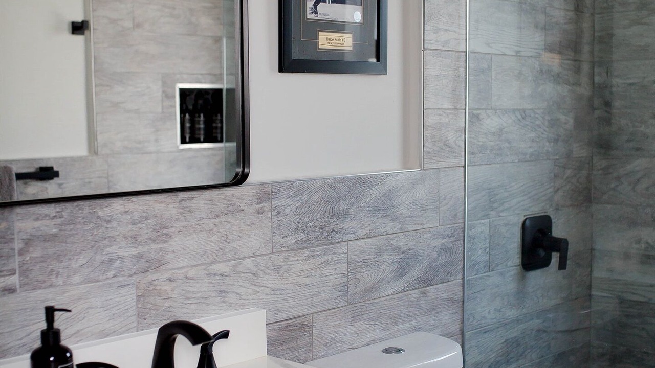 Photo of Bathroom in Sailboat Bend