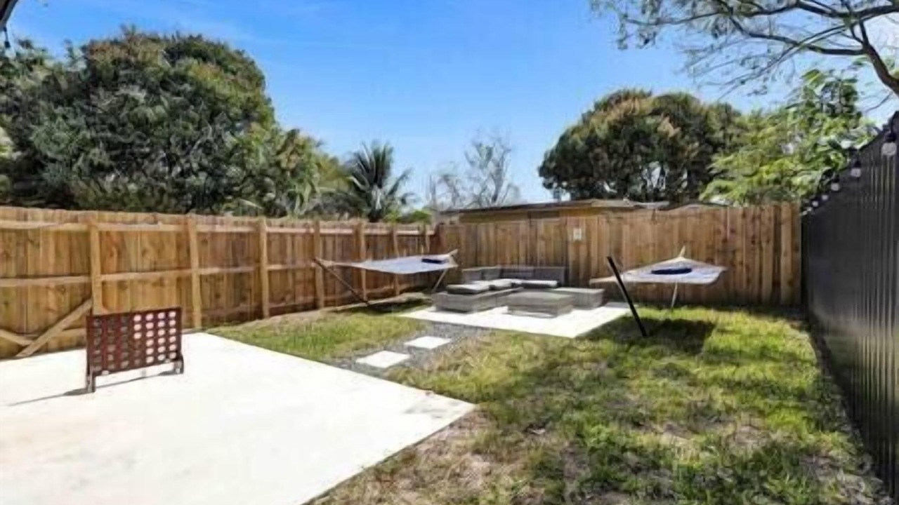 Photo of Others in North Miami