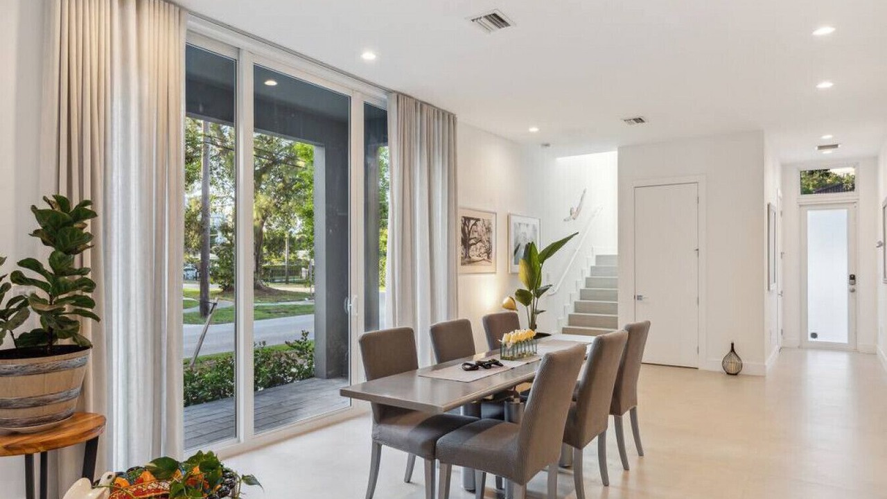Photo of Bedroom in Coral Way