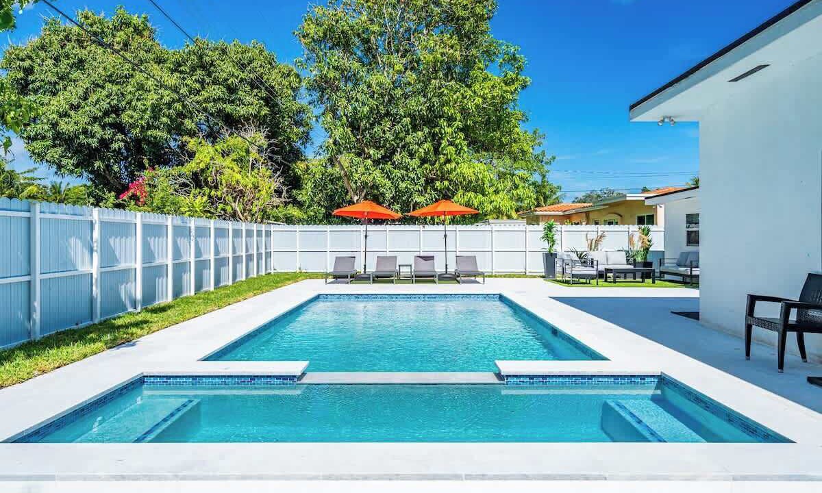 Photo of Outdoor in North Miami