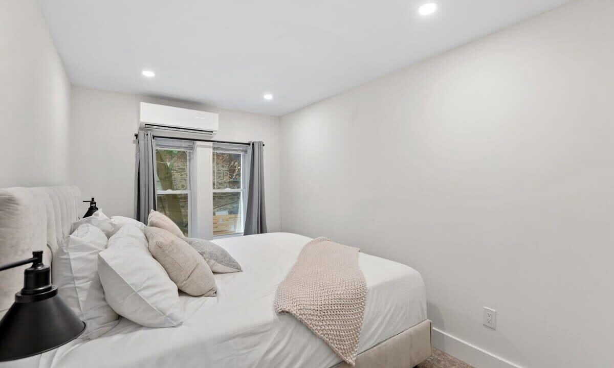 Photo of Bedroom in Washington Heights