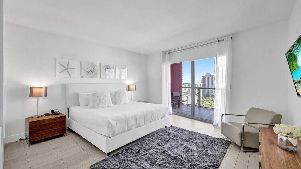Photo of Bedroom in Hallandale Beach