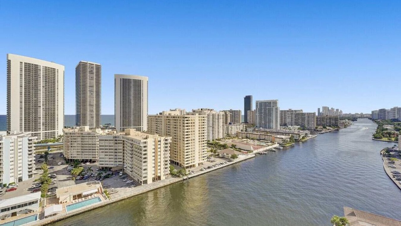 Photo of Outdoor in Hallandale Beach