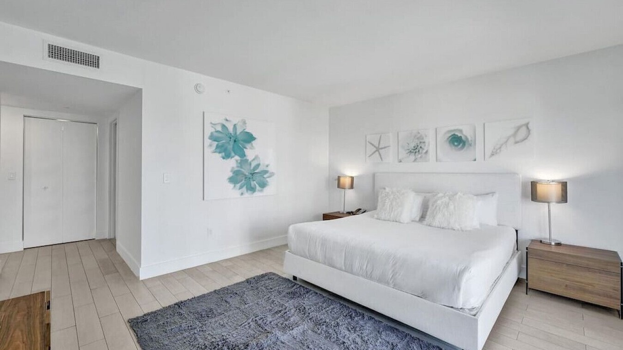 Photo of Bedroom in Hallandale Beach