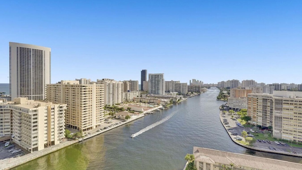 Photo of Outdoor in Hallandale Beach