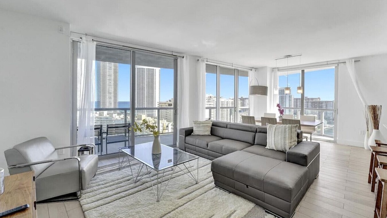 Photo of Livingroom in Hallandale Beach