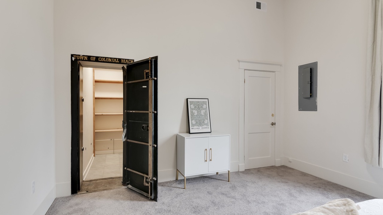 Photo of Bedroom in Issue