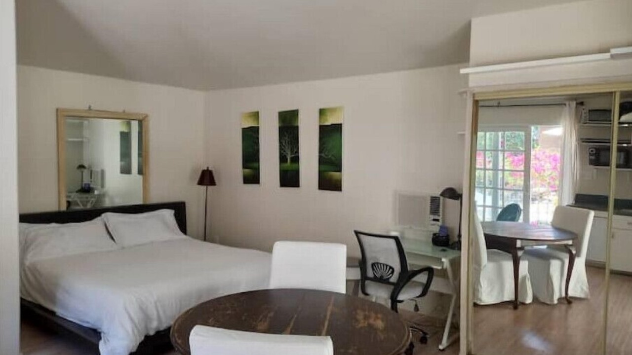 Photo of Bedroom in Fairfax District