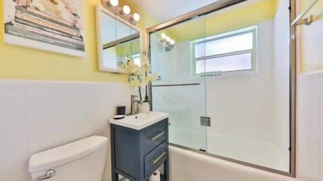 Photo of Bathroom in Riverside Park