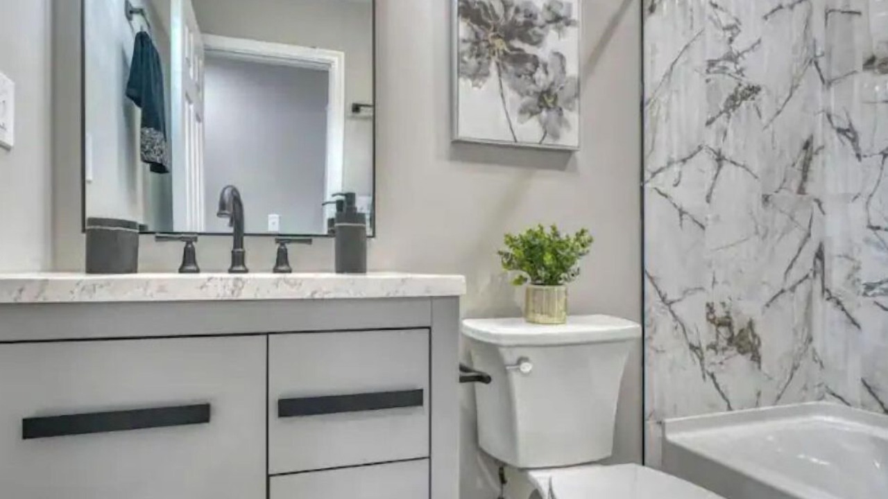 Photo of Bathroom in Downtown Baltimore