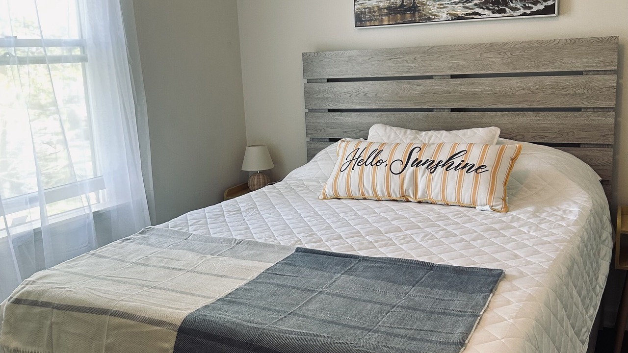 Photo of Bedroom in Cedar Neck