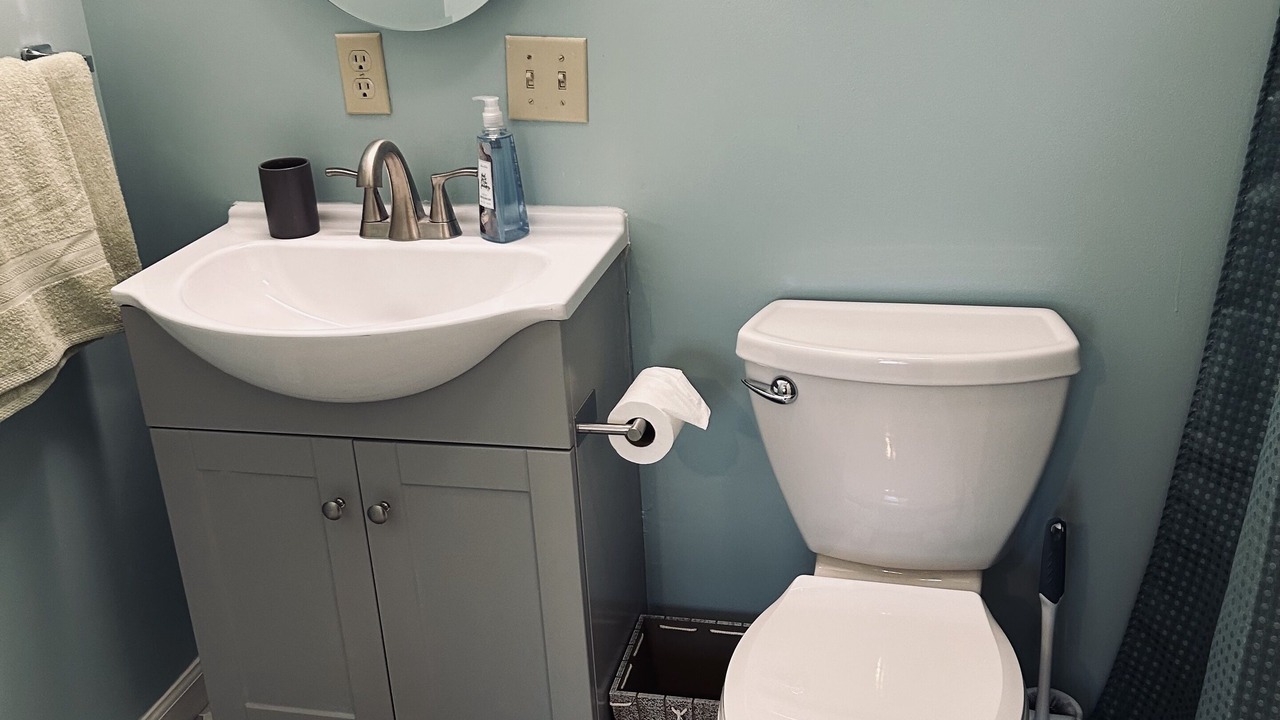 Photo of Bathroom in Cedar Neck