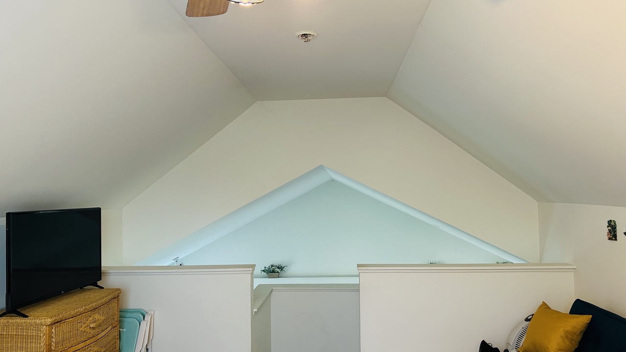 Photo of Livingroom in Cedar Neck