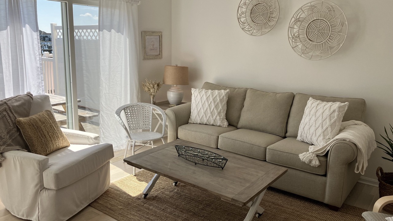 Photo of Livingroom in Caine Woods