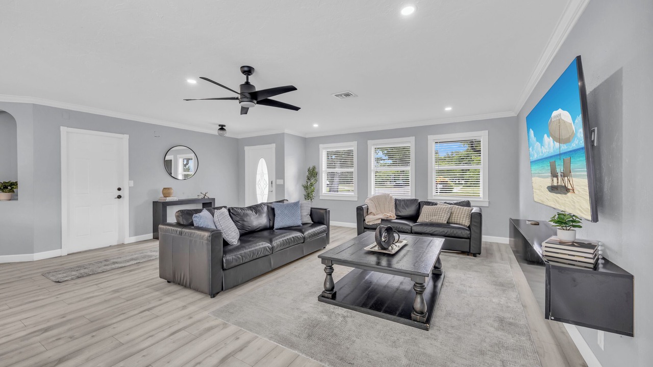 Photo of Livingroom in Tropic Palms