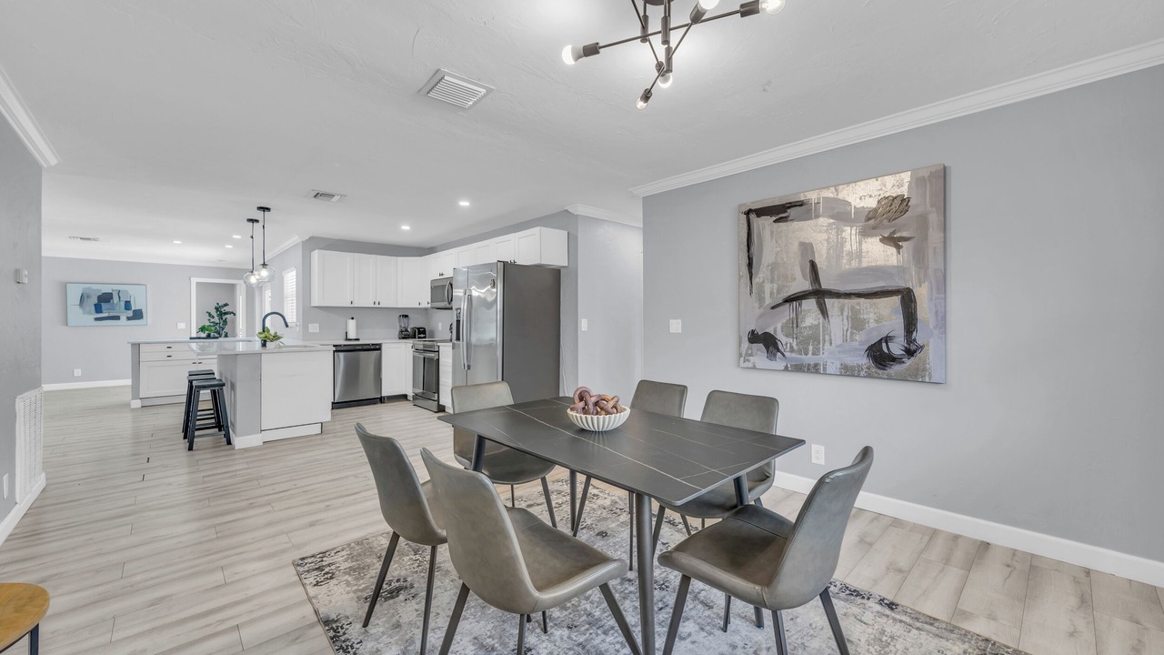 Photo of Others in Tropic Palms