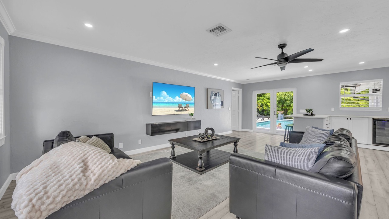 Photo of Livingroom in Tropic Palms
