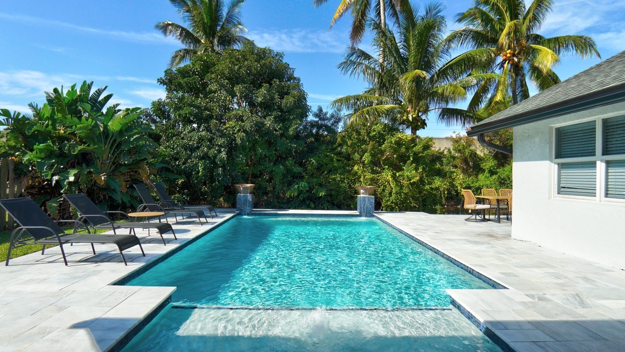 Photo of Outdoor in Tropic Palms