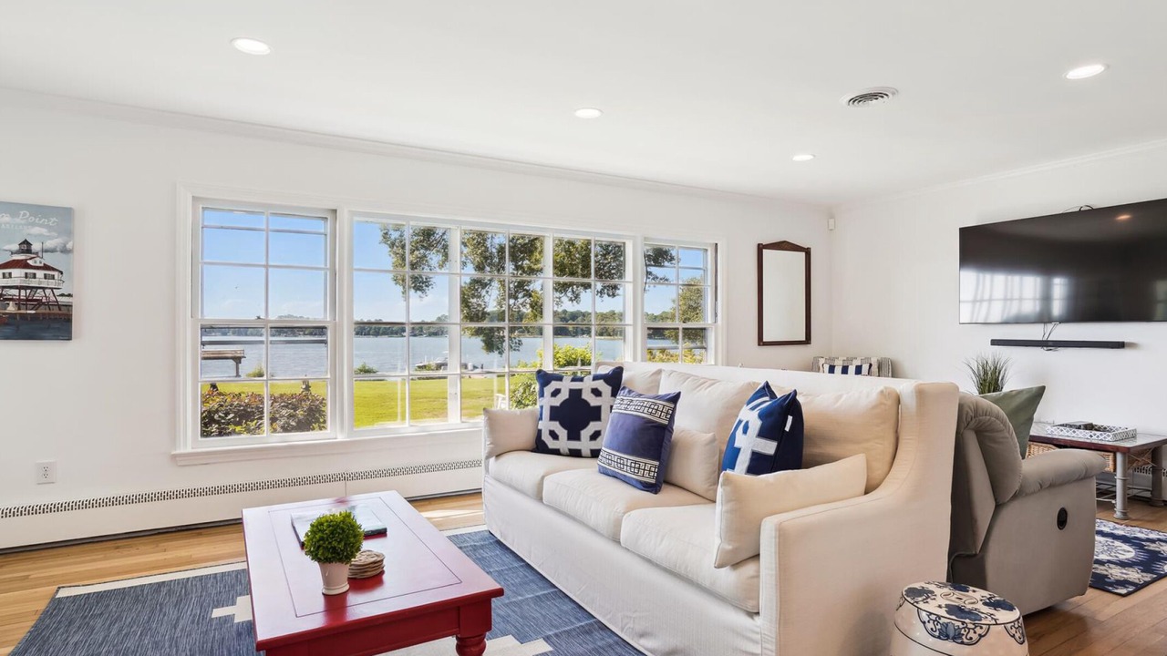 Photo of Livingroom in Easton