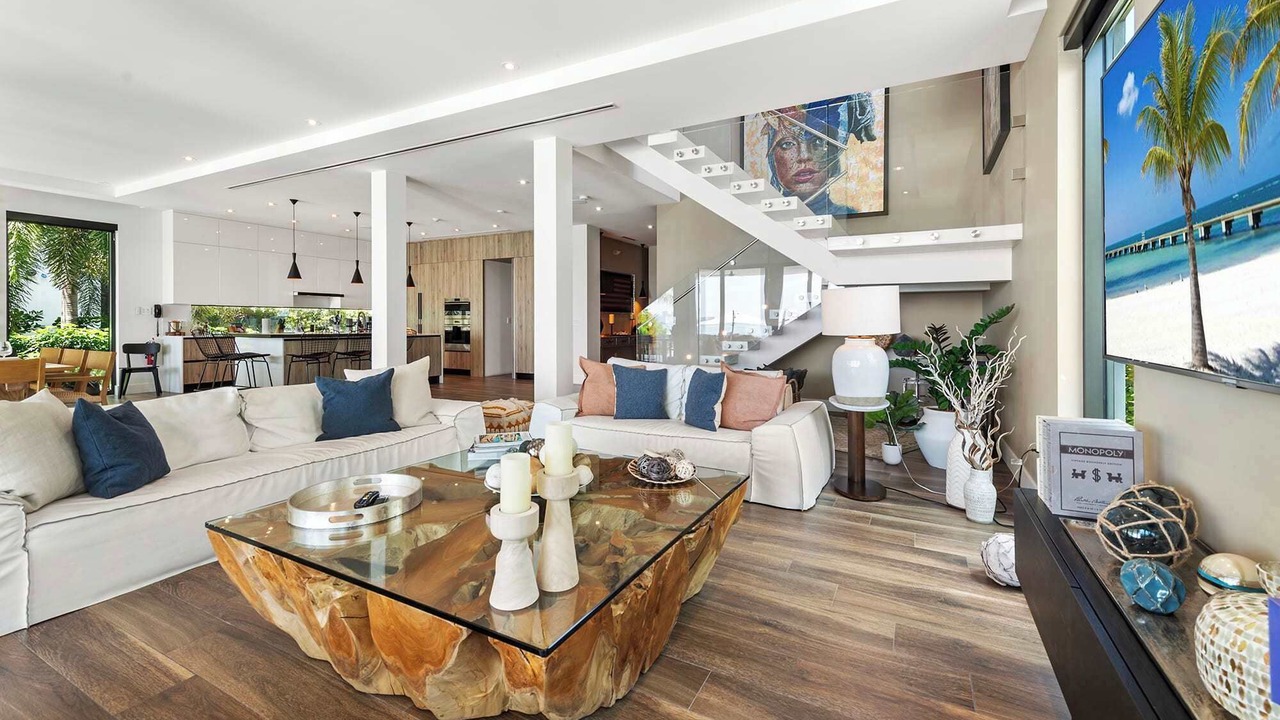 Photo of Livingroom in North Bay Village