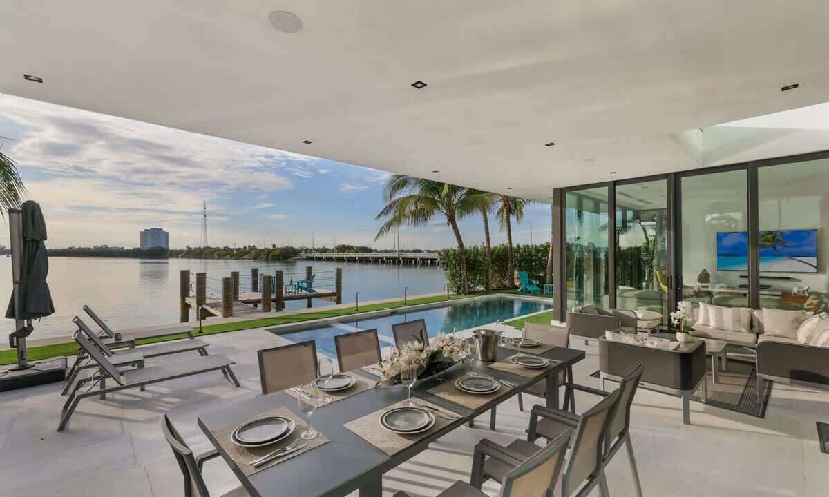 Photo of Outdoor in North Bay Village