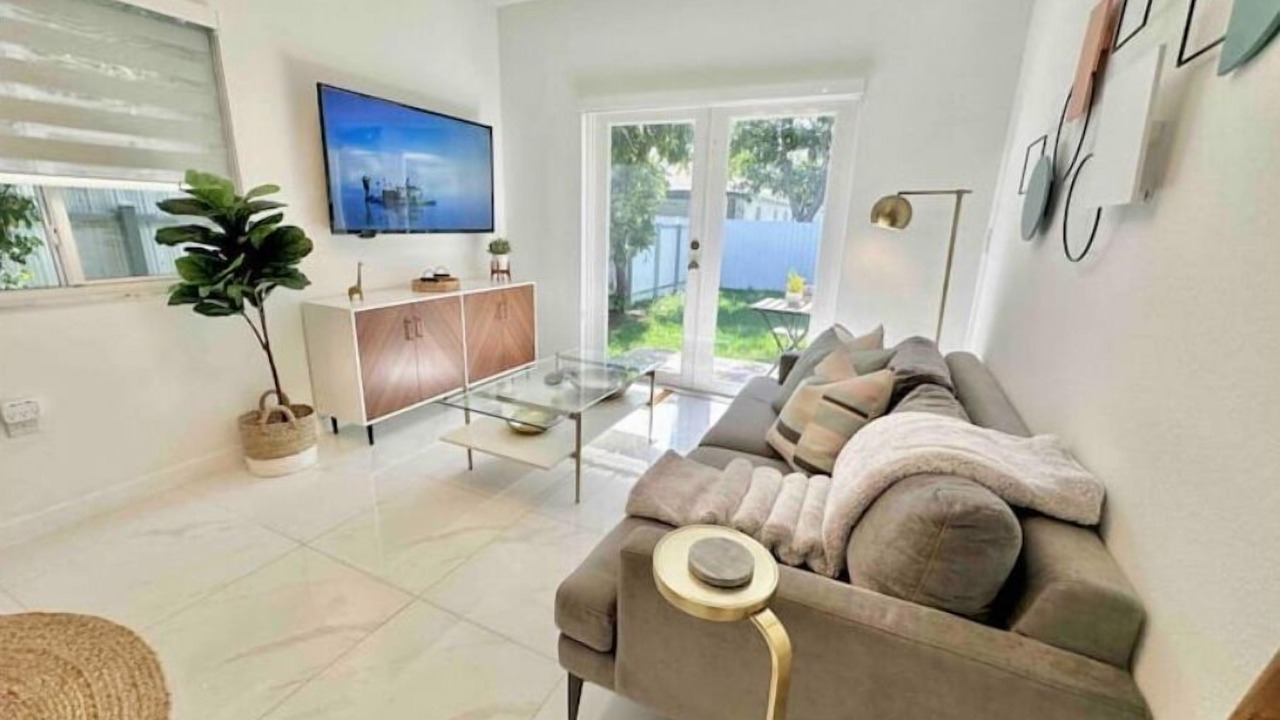 Photo of Livingroom in West Little River