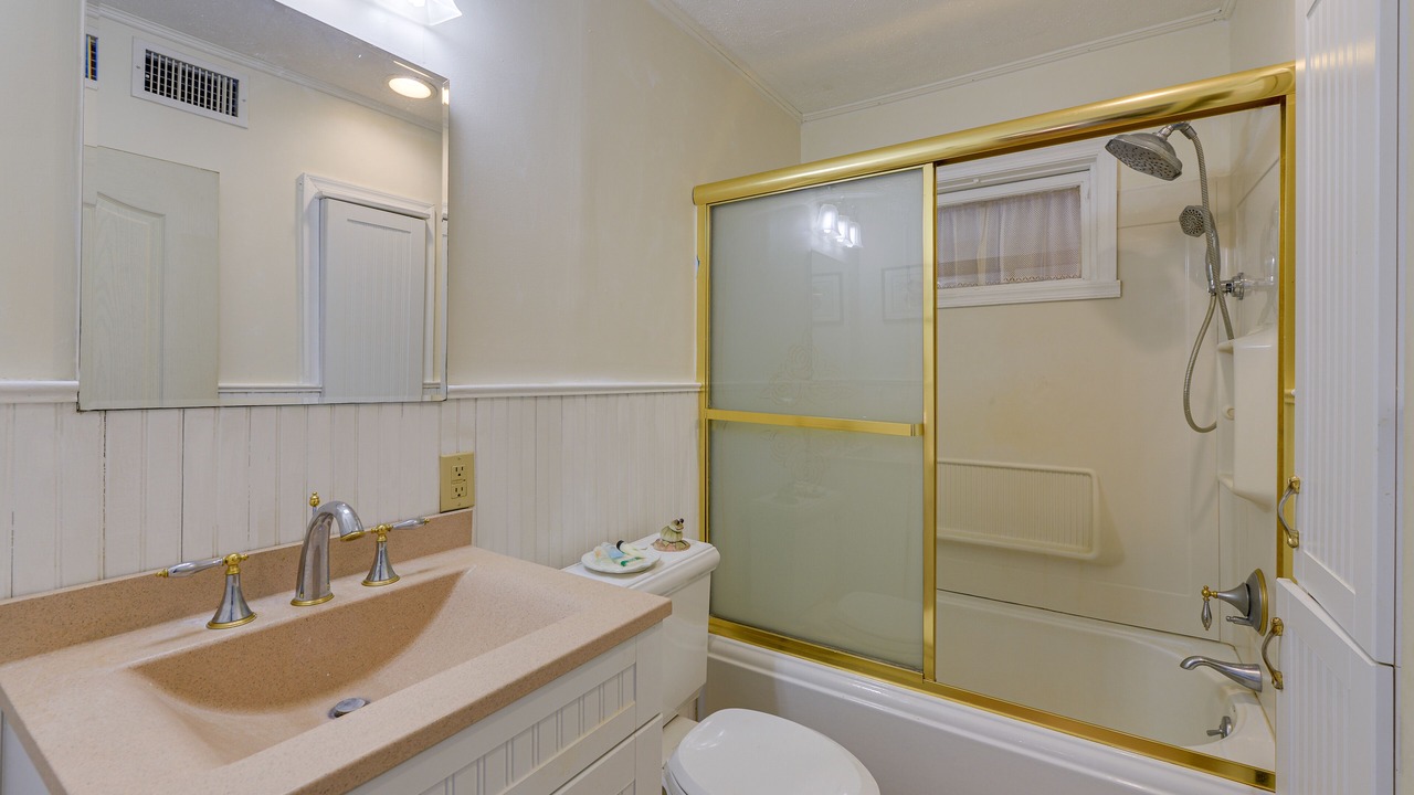 Photo of Bathroom in Del Haven