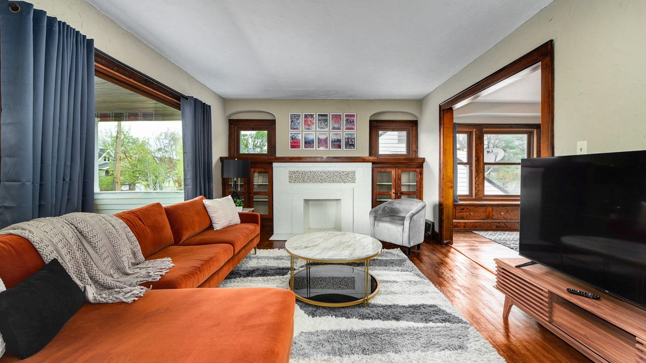 Photo of Livingroom in Cleveland