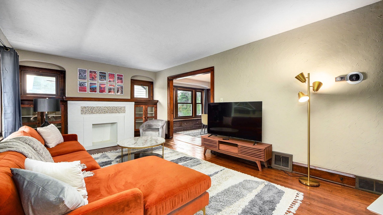 Photo of Livingroom in Cleveland