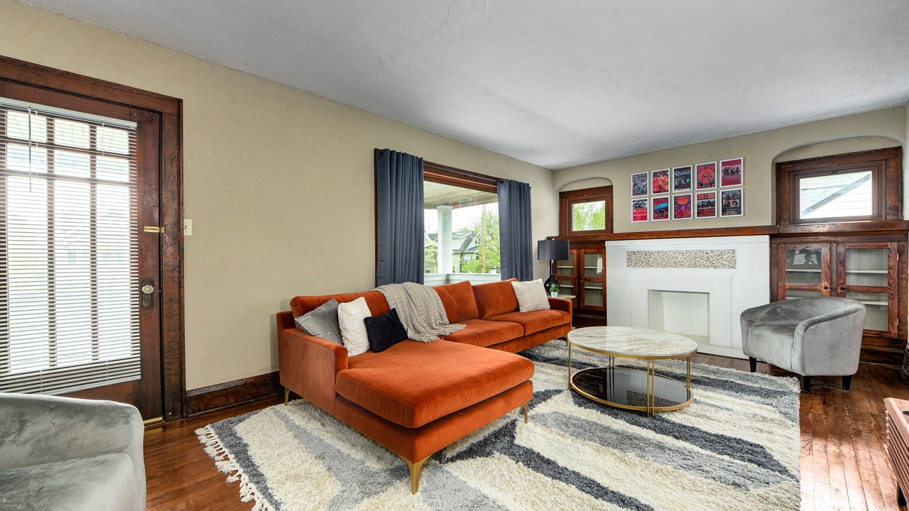 Photo of Livingroom in Cleveland