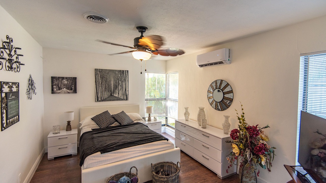 Photo of Bedroom in Cypress Point
