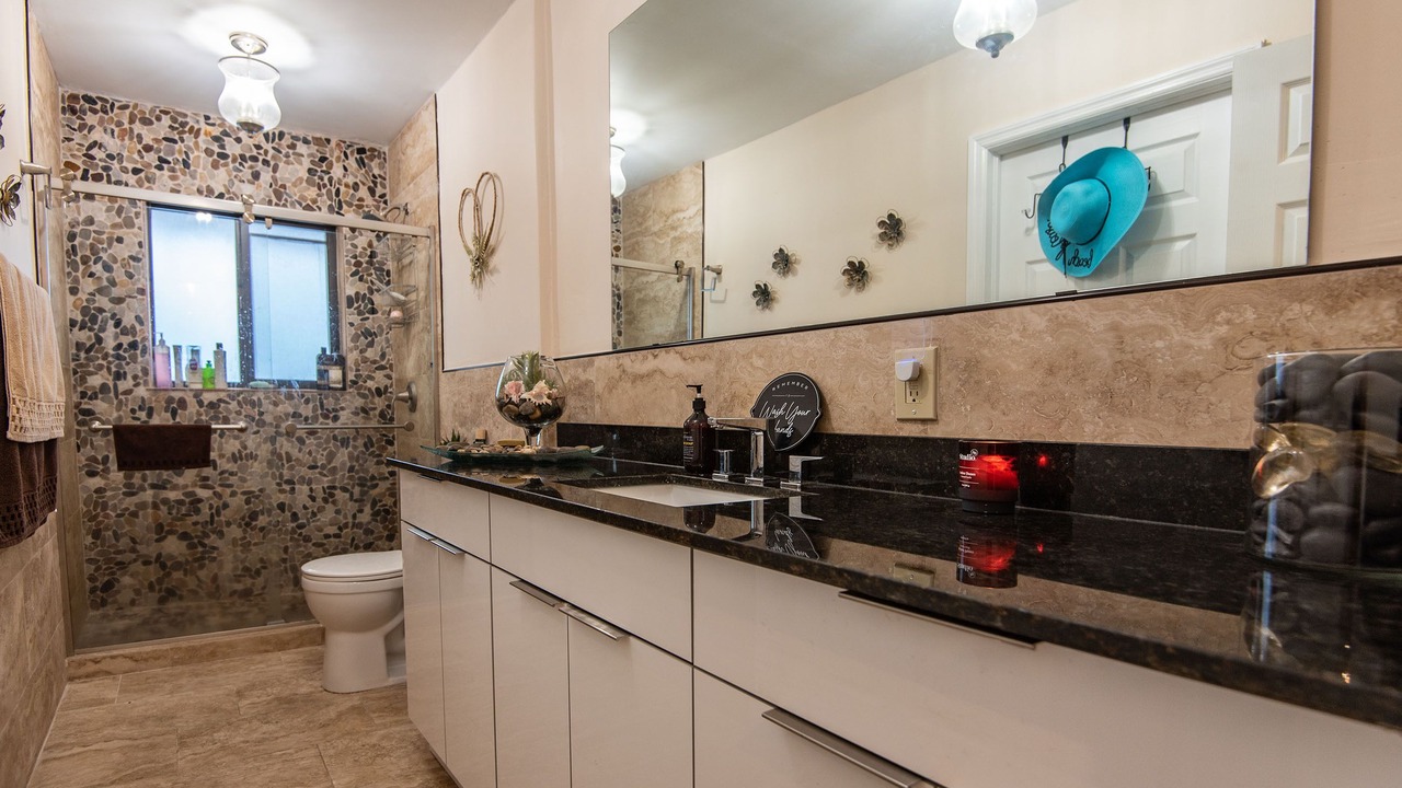 Photo of Bathroom in Cypress Point