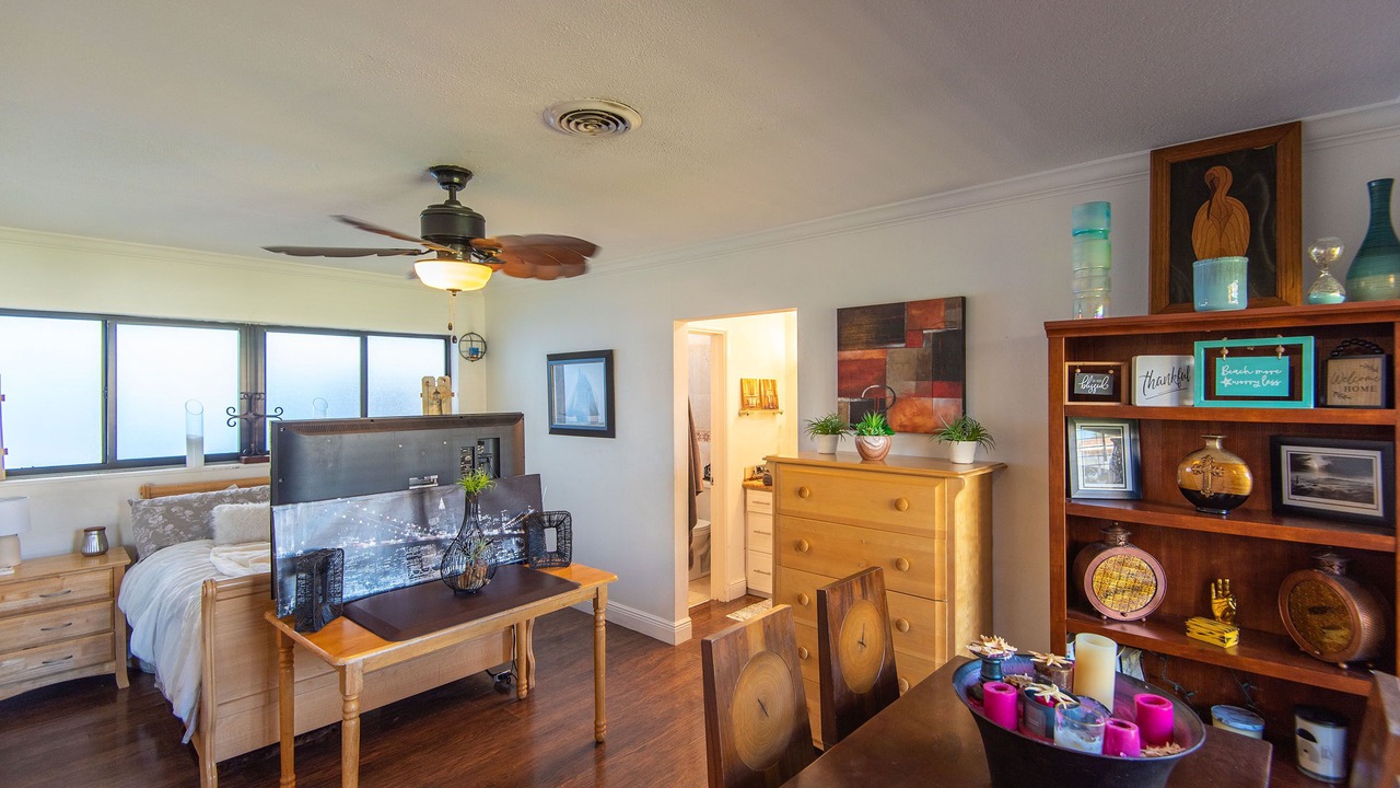 Photo of Bedroom in Cypress Point