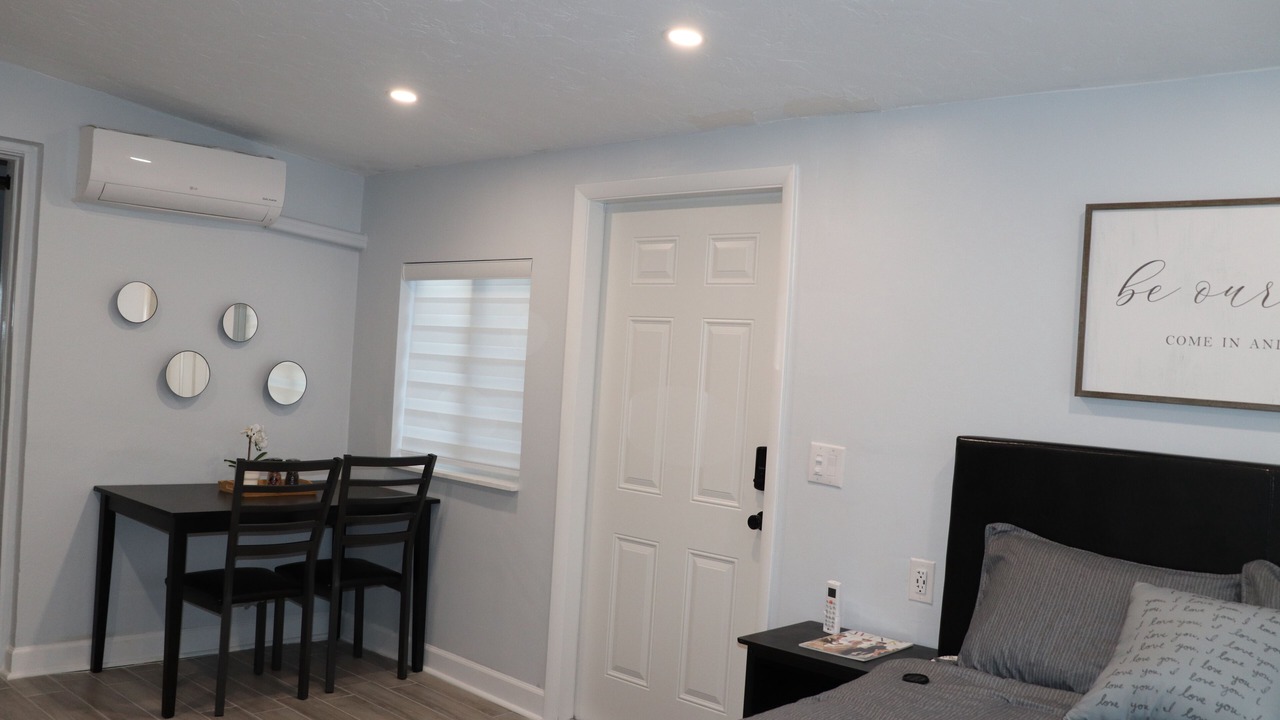 Photo of Bedroom in Hollywood