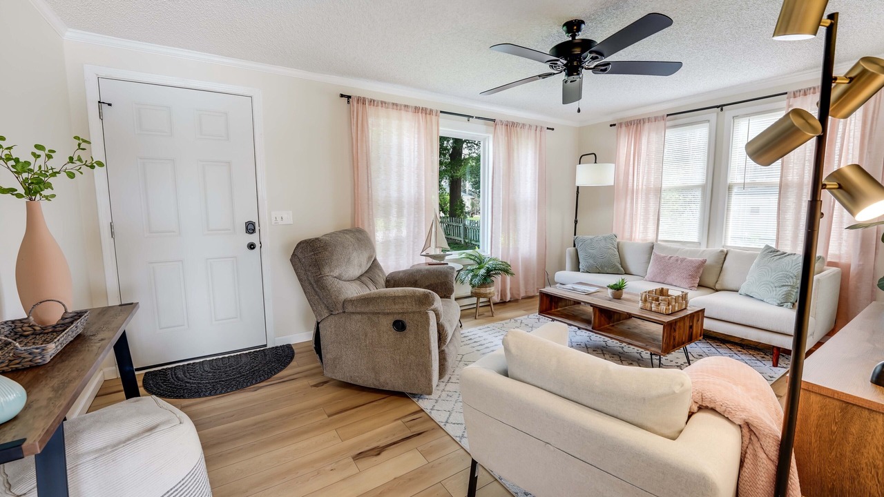 Photo of Bedroom in Colonial Beach