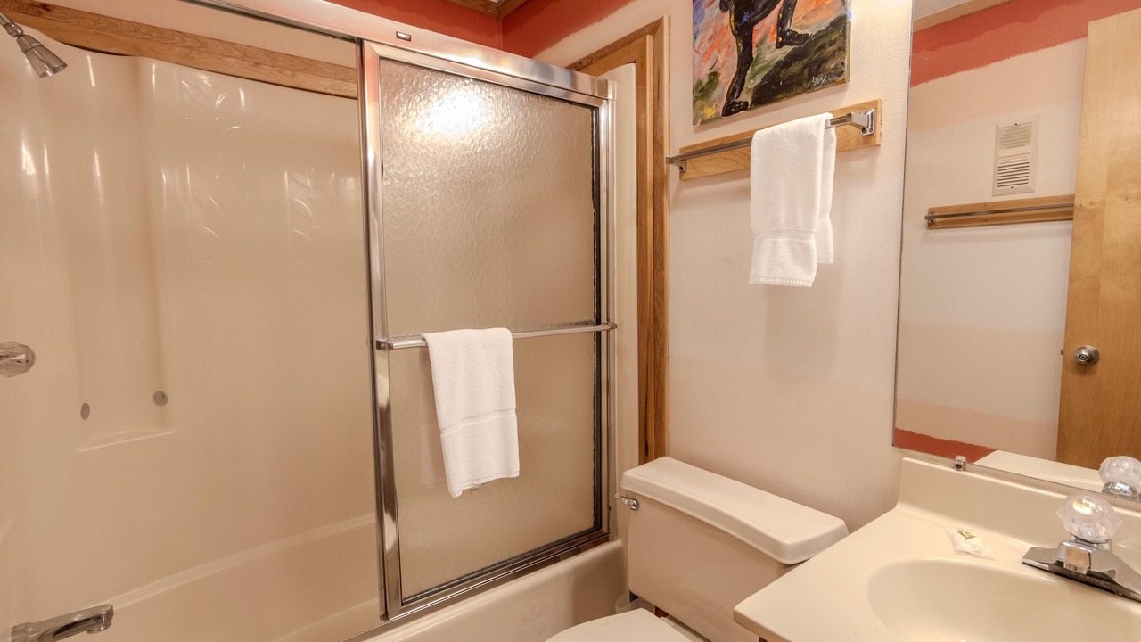 Photo of Bathroom in Edray