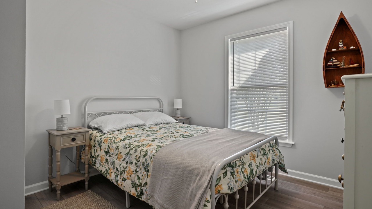 Photo of Bedroom in Captain's Cove