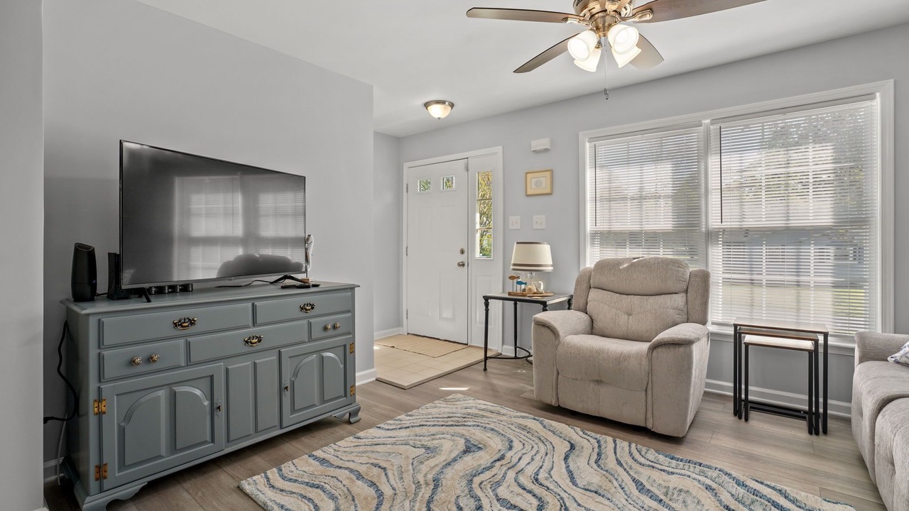 Photo of Livingroom in Captain's Cove