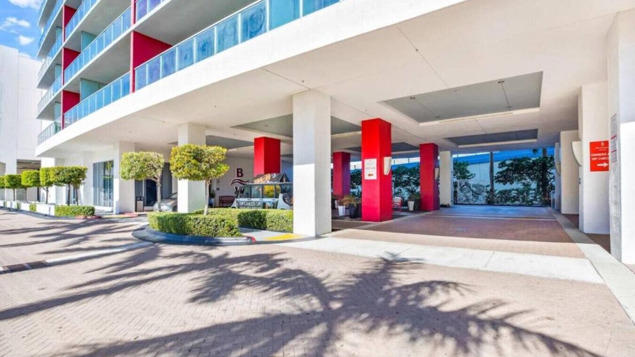 Photo of Outdoor in Hallandale Beach