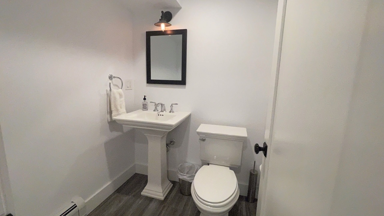 Photo of Bathroom in Town of Olive